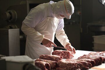 豚肉の成形シーン リサイズ