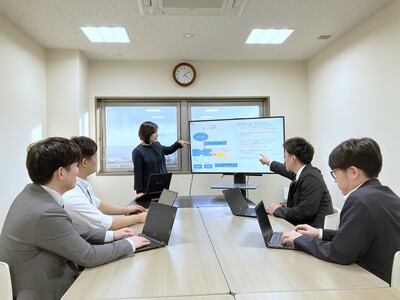 ③会議風景候補１