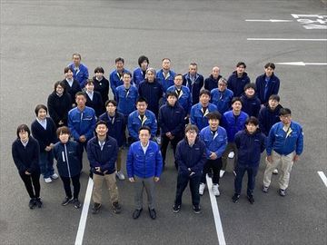社内見学会集合写真202.10.29 r